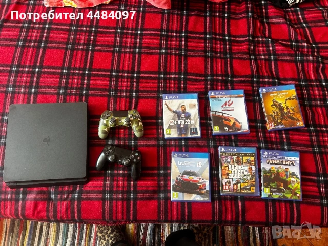 PS4 с два джойстика и шест игри 