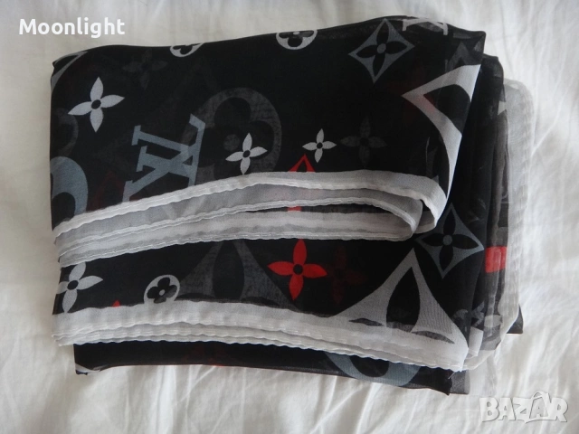 Нов копринен шал Louis Vuitton, снимка 9 - Шалове - 54312382