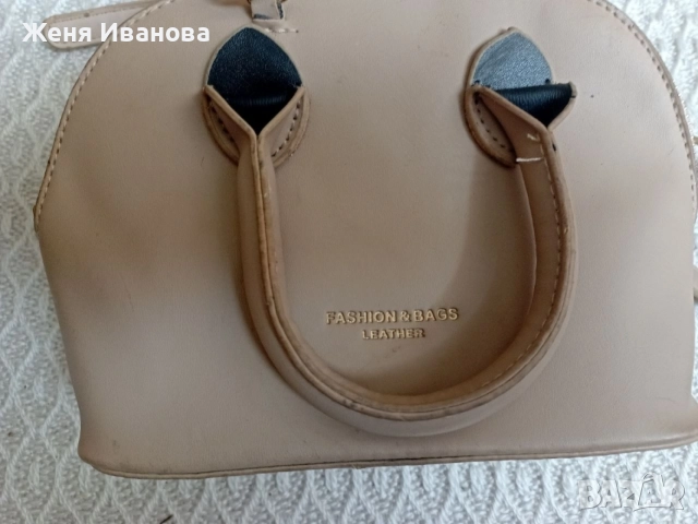 Мини дамска чантичка, снимка 3 - Чанти - 54485215