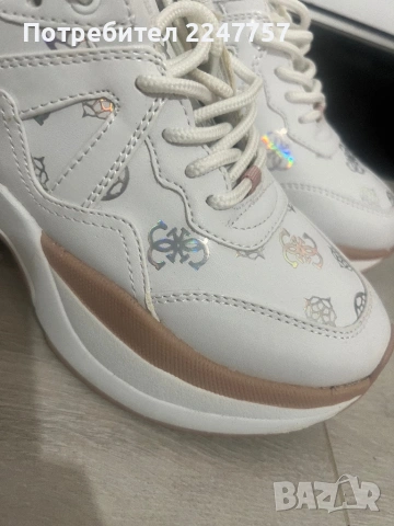 Маратонки Guess, снимка 2 - Маратонки - 54350748