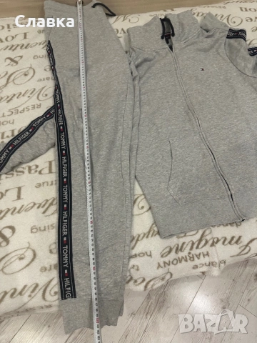Продавам екип на Tommy Hilfiger размер L, снимка 5 - Спортни дрехи, екипи - 54740700