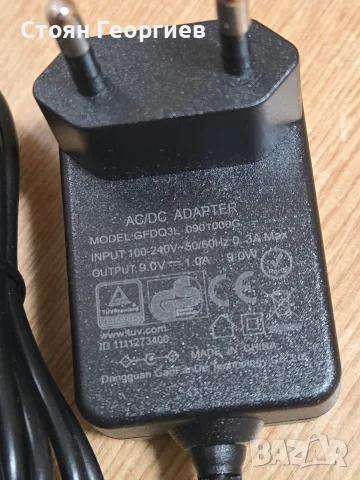 АС/DC адаптер модел GFDQ3L-0901000G. Той осигурява изходно напрежение 9.0V при ток 1.0A, снимка 2 - Друга електроника - 55467697