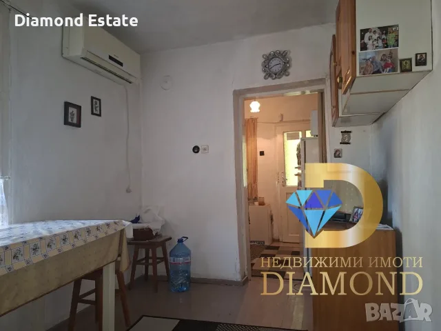 Едноетажна къща в град Чирпан, снимка 11 - Къщи - 55582672