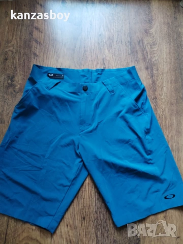 OAKLEY VELOCITY SHORT MEN GOLF SHORT - страхотни мъжки панталони 32/М , снимка 2 - Спортни дрехи, екипи - 54942594