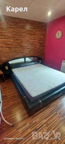 Продавам кожена спалня с матрак, снимка 2 - Спални и легла - 54080973