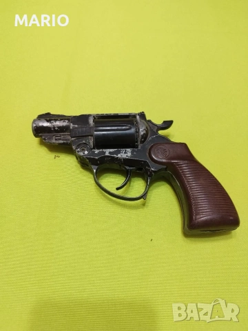 Капсов пистолет.