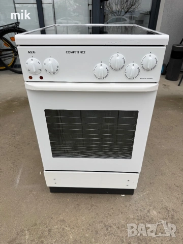 Печка с керамичен плот AEG 50 см широка