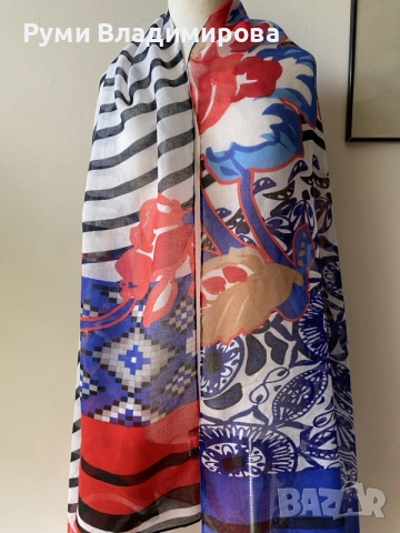 Голям шал Desigual в синьо и червено, снимка 2 - Шалове - 55154127