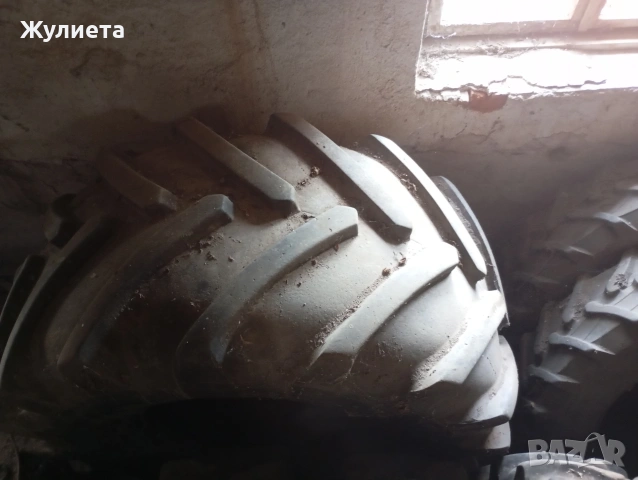 гума за комбайн 900/60R32, снимка 2 - Селскостопанска техника - 55014392