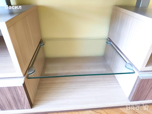 Тв шкаф 136/51/40 18мм ПДЧ , снимка 3 - Шкафове - 54310773