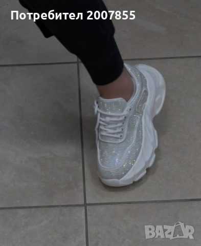 Хит дамски бели маратонки с кристали , снимка 9 - Маратонки - 54250128