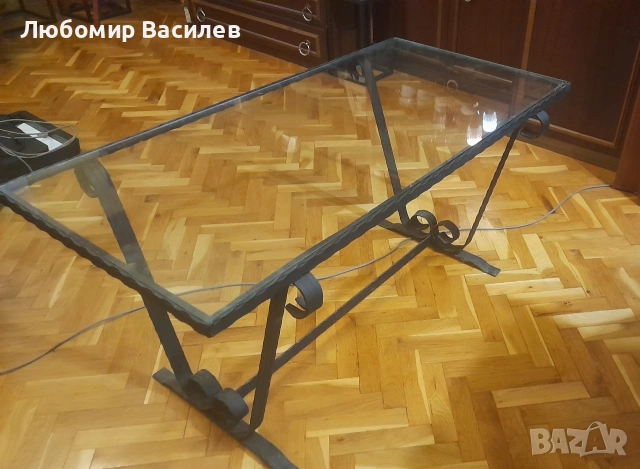 Метална маса със стъклен плот 50/100/50см