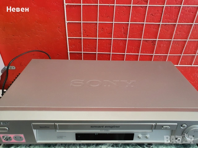 Видео SONY SLV-SE737, снимка 2 - Ресийвъри, усилватели, смесителни пултове - 54959188