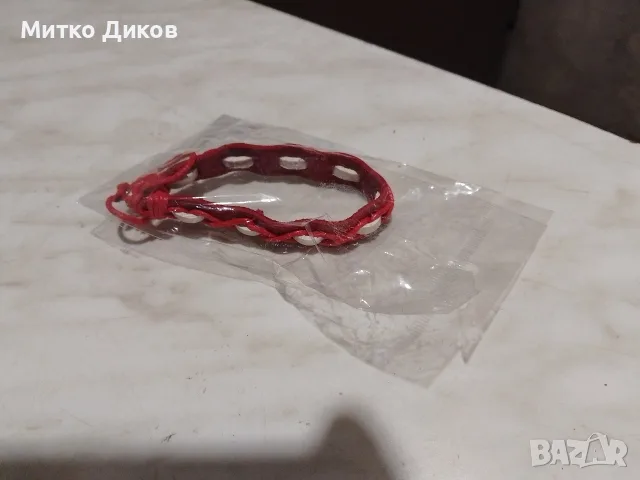 Верижка гривна нова маркова на Адидас промазан плат и метал и червена нова ест.кожа, снимка 10 - Гривни - 48299404