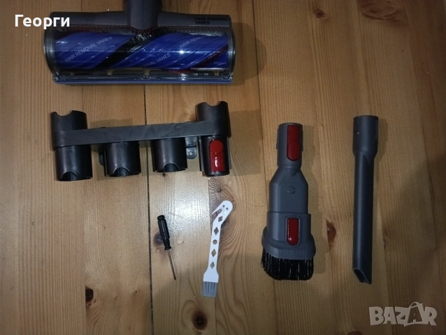 Отлична Dyson V10 безжична прахосмукачка с нова батерия и аксесоари, снимка 5 - Прахосмукачки - 55223355
