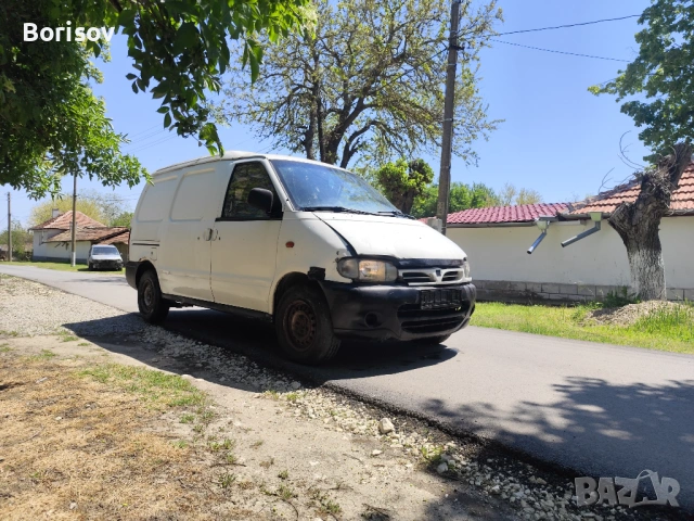 Нисан Ванете 2.3д, снимка 3 - Бусове и автобуси - 54440699
