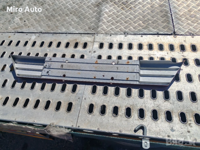 Бленда от Mercedes W124 седан, снимка 4 - Части - 54139435