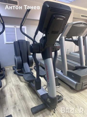 Кростренажор Life fitness 95X Discover НЕ работещ дисплей ., снимка 4 - Фитнес уреди - 55660784