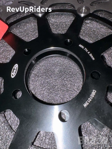 Предни и задни спирачни дискове Suzuki Hayabusa GSX 1300R, снимка 2 - Части - 54214140