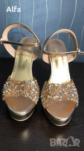 Елегантни сандали на висок ток и платформа в цвят „Розово злато“ – Блясък и стил!, снимка 2 - Дамски елегантни обувки - 54102068