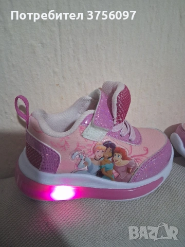 Светещи маратонки Дисни, снимка 3 - Детски маратонки - 54135282