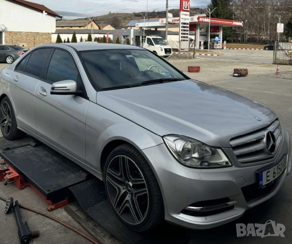 Mercedes-Benz C 220, снимка 4 - Автомобили и джипове - 54130475