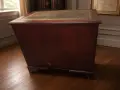 Старинно дървено бюро с кожен плот, 8 чекмеджета и ключ, снимка 2