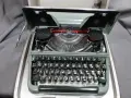 СТАРА РЕТРО ПРЕНОСИМА ПИШЕЩА МАШИНА OLYMPIA SM3 GERMANY, снимка 4