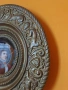 Порцеланова чиния ръчно рисувана с месингова рамка , снимка 3