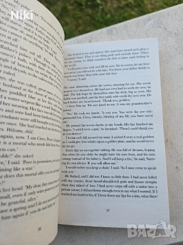 Книга Circe (Цирцея) бестселър, снимка 2 - Художествена литература - 54489714