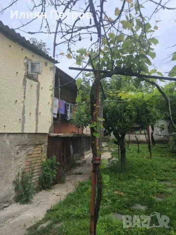 Просторна къща с нов покрив, голям двор, кладенец и панорамна гледка – с. Добрина, снимка 9 - Къщи - 55339775