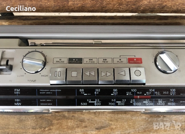 Радиокасетофон Sony Boombox  CFS-330S - Japan, снимка 12 - Радиокасетофони, транзистори - 54373612