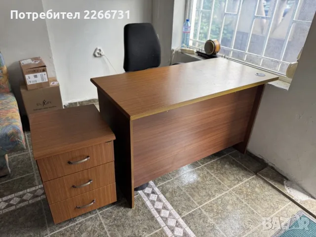 Стабилно офис бюро с контейнер – 2 бр. (Много добро състояние)