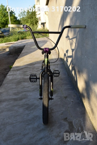 Bmx +(пегове и каска подарък)