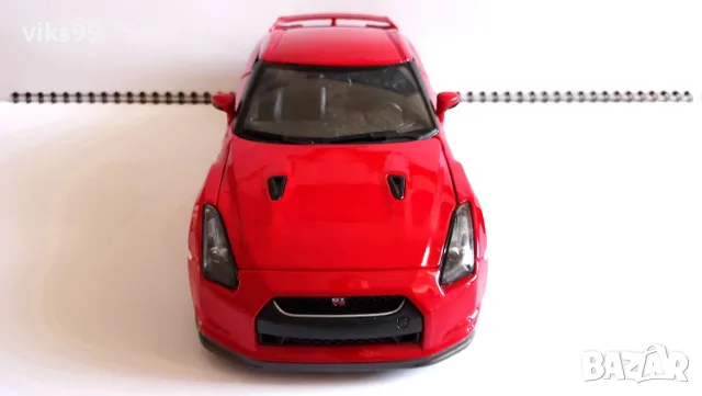 Nissan GT-R 2009 Bburago DIAMOND Мащаб 1:18, снимка 7 - Колекции - 55626301