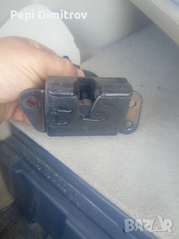 Заключващ механизъм за капак на Hyundai 81130-2B010 2006-2009 Hyundai Santa Fe 811302B010, снимка 3 - Части - 55246596