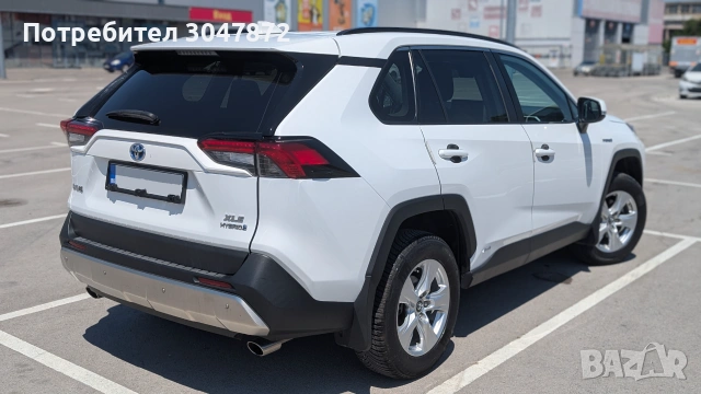Toyota RAV4 Hybrid 2.5 AWD (4x4) XLE eCVT Видеорегистратор 12' Мултимедия, снимка 3 - Автомобили и джипове - 55079563