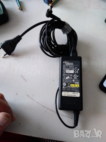 Захранване за лаптоп Fujitsu Siemens ADP-65HB AD 20V, 3.25A, 65W