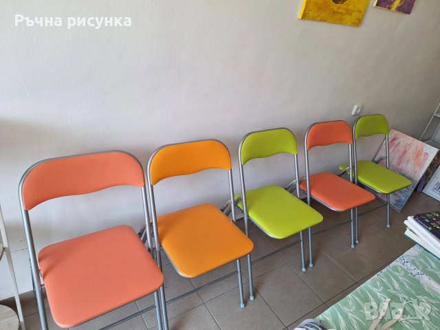 Пет сгъваеми стола ,отлично състояние ,цена 13евро/брой стол