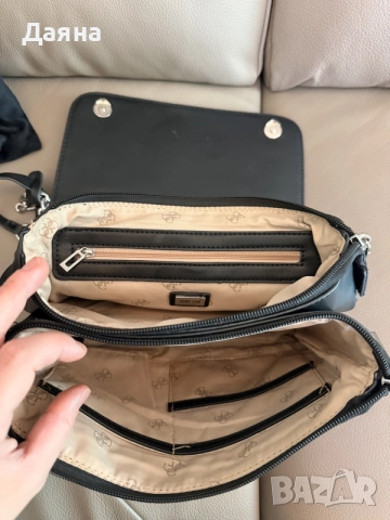 Дамска чанта Guess, снимка 5 - Чанти - 55204305