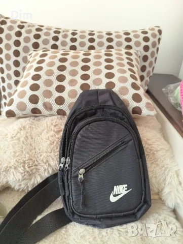 Чантичка за през кръста за пистолет и чантичка за през рамо Nike, снимка 3 - Чанти - 55333246