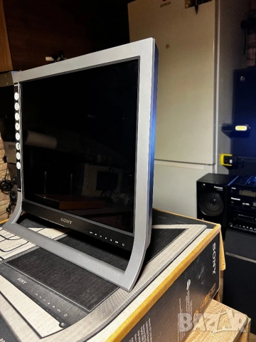 Sony SDM-HS95PRS 19" SXGA LCD , снимка 3 - Геймърски - 54369787