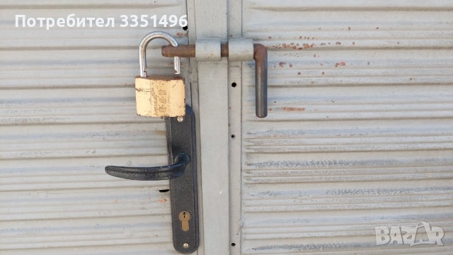 ПРОДАВАМ МАСИВНИ ЖЕЛЕЗНИ ГАРАЖНИ ВРАТИ В МНОГО ДОБРО СЪСТОЯНИЕ, снимка 3 - Гаражни врати - 54129292