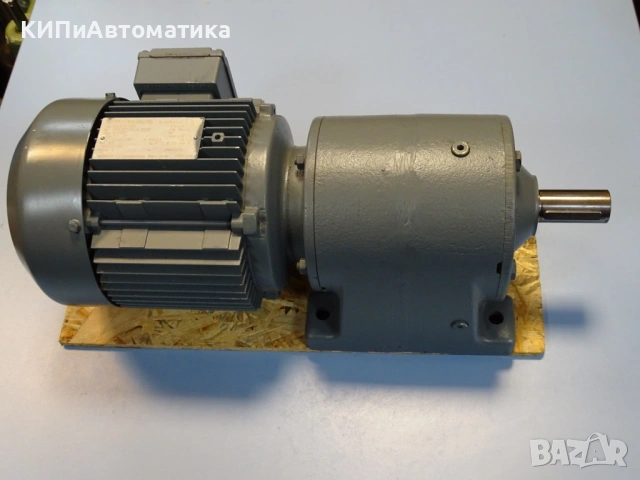 мотор редуктор SEW-EURODRIVE R60DT90S4 Helical Gear Box Motor 1.1kW