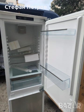 Хладилник за вграждане с фризер Miele kfn 7734 d, снимка 3 - Хладилници - 54481399