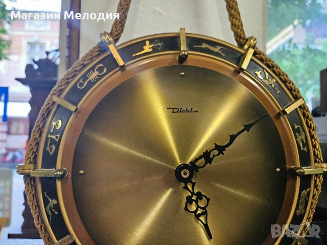 Стенен часовник Diehl Zodiac – Немски антикварен шедьовър от златната ера на дизайна, снимка 10 - Стенни часовници - 55141976