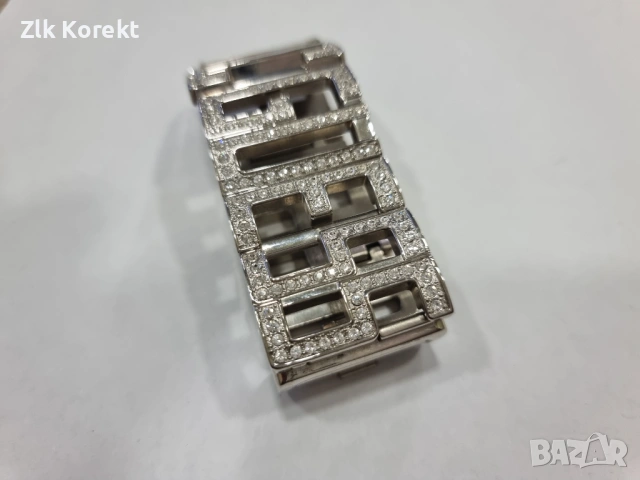 Дамски часовник Guess с кристали, снимка 4 - Дамски - 54357474