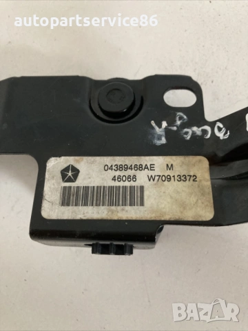 Брава за задна дясна врата за Chrysler Sebring Convertable 04389468Ae (2008) , снимка 3 - Части - 54595021