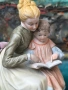 Фигурка на майка четяща книга на малко момиченце , снимка 2