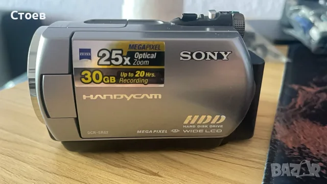 Продавам Handycam Sony DCR-SR62